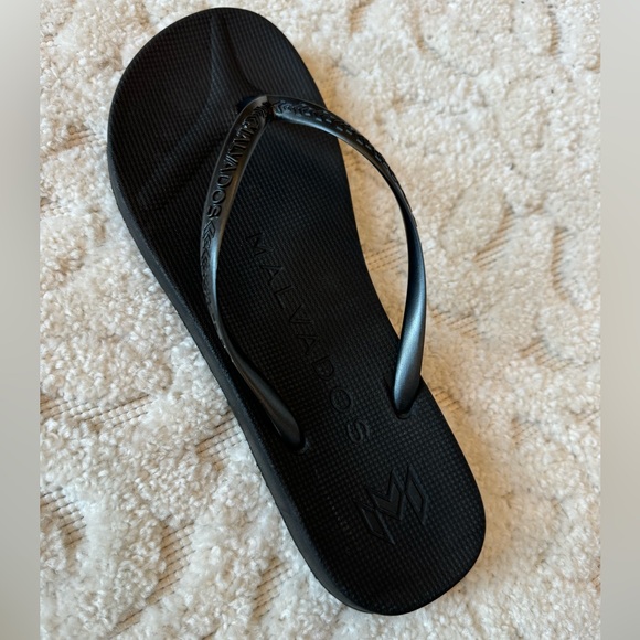 MALVADOS Black Flip Flops Playa Sandal Onyx Women’s Size 7/8 Beach Vacation - Picture 4 of 5